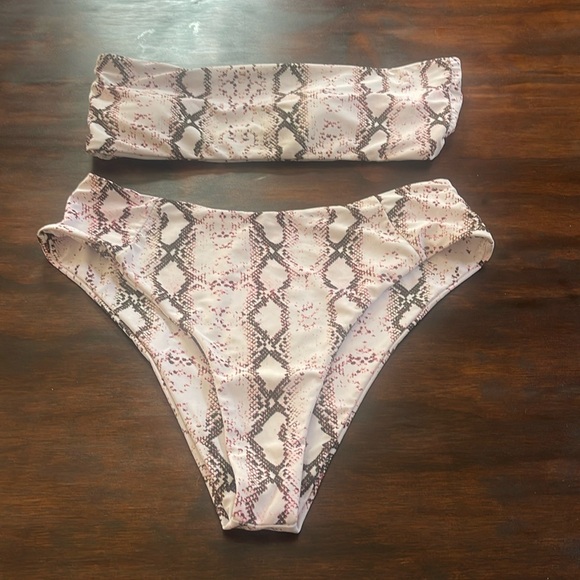 Bikini set - Picture 1 of 2